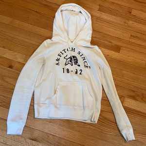 Cream Abercrombie Sweatshirt